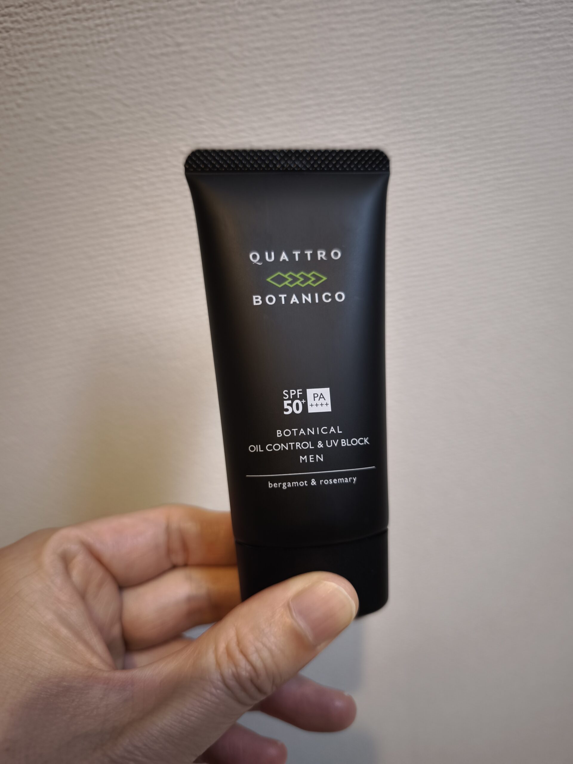 クワトロボタニコ ボタニカル オイルコントロール＆UVブロック 50g（筆者の私物）